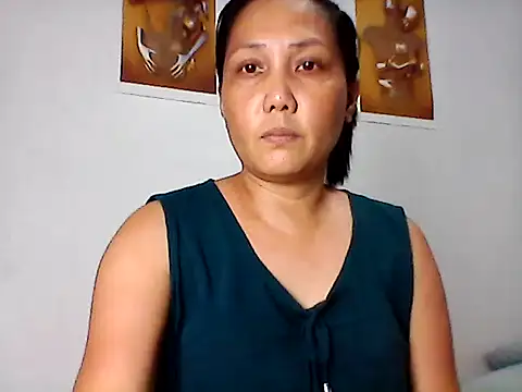 nhayasquirt online show from 11/18/25, 09:23