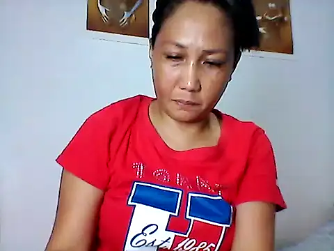 nhayasquirt online show from 10/07/25, 12:22