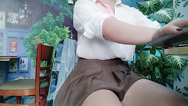 Bonnie-2k online show from 11/13/25, 01:42