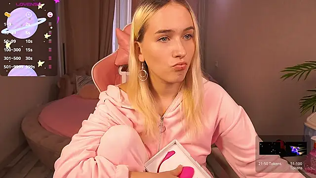 LilElfie online show from 09/22/25, 11:27