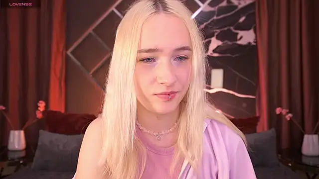 LilElfie online show from 03/09/26, 10:24