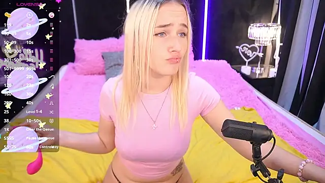 LilElfie online show from 09/16/25, 01:12