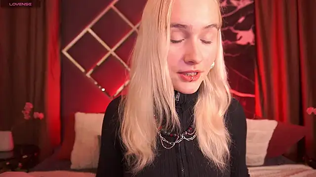 LilElfie online show from 02/16/26, 11:13