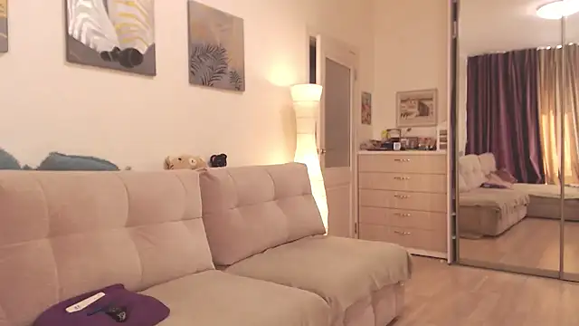 AlisaDeluxe online show from 06/18/26, 03:27