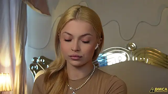 kellypeachcake online show from 10/24/25, 05:39