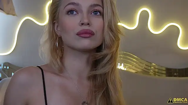 kellypeachcake online show from 09/30/25, 05:24