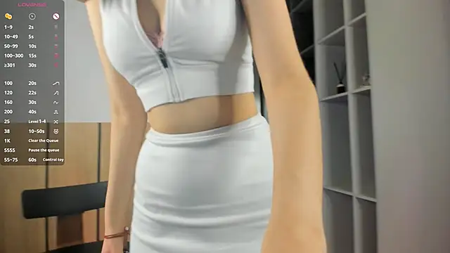 Xonalenei online show from 10/25/25, 08:09