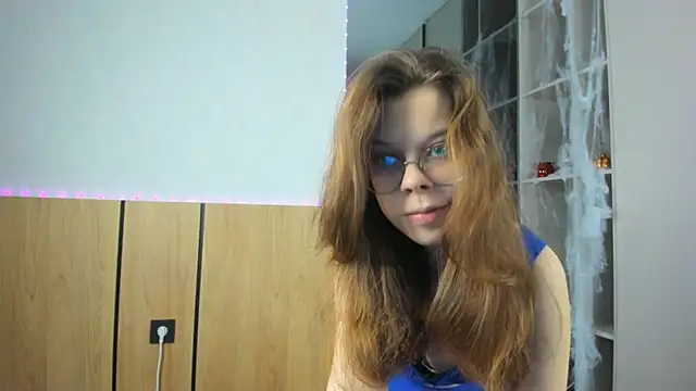 Xonalenei online show from 10/31/25, 08:16