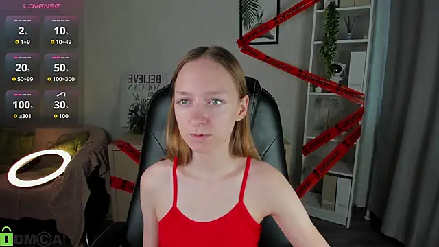 Mia E1fie online show from 10/26/25, 08:04