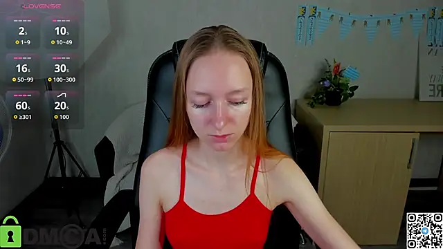 Mia E1fie online show from 10/12/25, 12:12