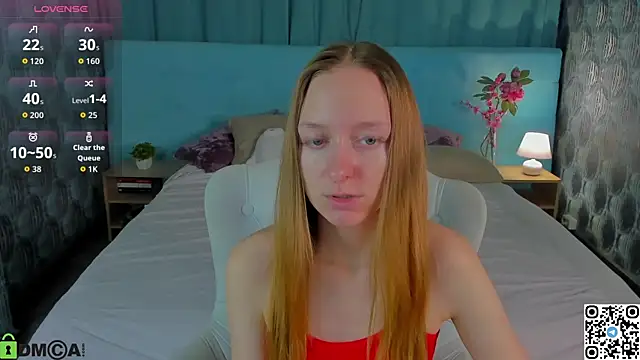 Mia E1fie online show from 10/10/25, 09:10