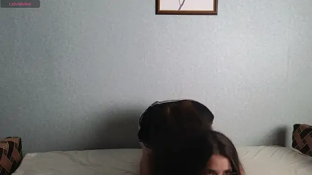 Snapshot of LuciaSenual chatting on 10/15/25, 03:20 LuciaSenual online show from 10/15/25, 03:20