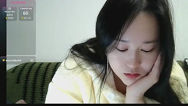 Belinda66 online show from 12/17/25, 02:22