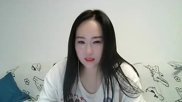 Snapshot of Belinda66 chatting on 10/18/25, 01:35 Belinda66 online show from 10/18/25, 01:35
