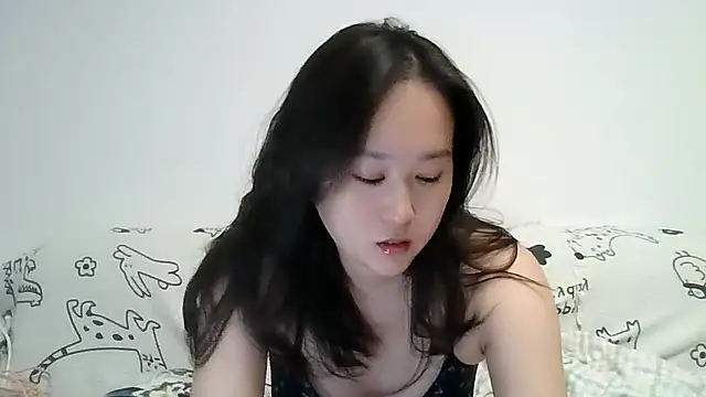 Snapshot of Belinda66 chatting on 09/17/25, 07:43 Belinda66 online show from 09/17/25, 07:43