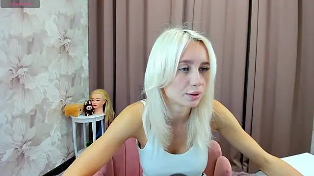 Snapshot of cute_luucy chatting on 10/16/25, 02:53 cute luucy online show from 10/16/25, 02:53