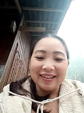 PhamPhung online show from 11/05/25, 12:14