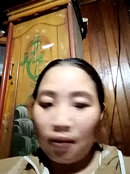 PhamPhung online show from 11/04/25, 11:14