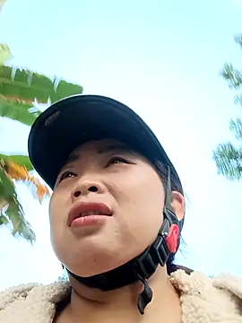 PhamPhung online show from 10/27/25, 12:55