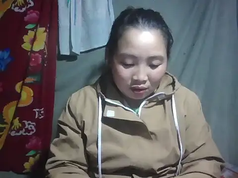 PhamPhung online show from 12/18/25, 04:22