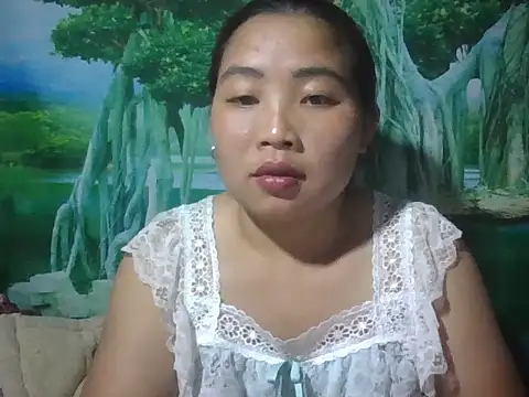 Snapshot of PhamPhung chatting on 09/13/25, 01:22 PhamPhung online show from 09/13/25, 01:22