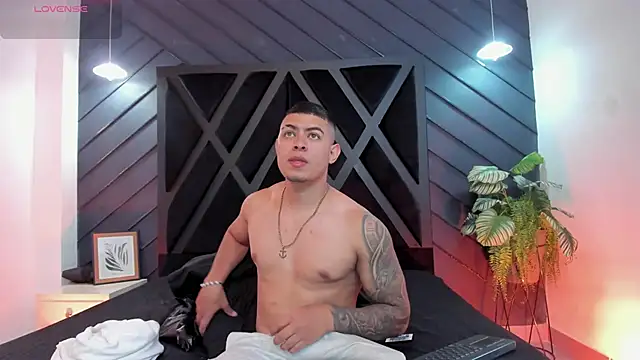 marco garciia  online show from 11/21/25, 11:15