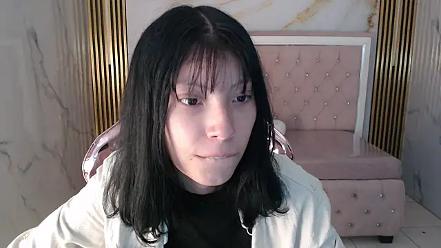 verana s online show from 11/17/25, 08:02