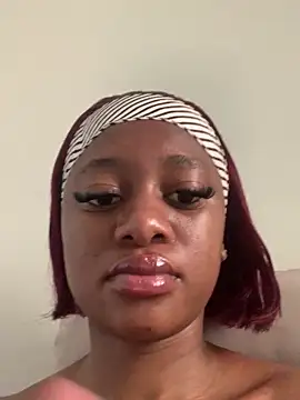 sweetcake87 online show from 10/13/25, 09:33