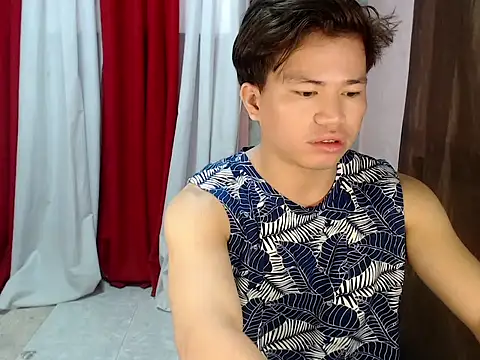 Snapshot of Mackycums chatting on 07/20/26, 12:40 Mackycums online show from 07/20/26, 12:40