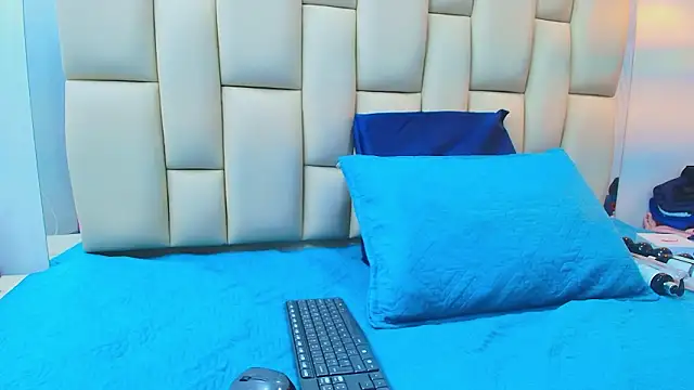 Snapshot of sweet_amye chatting on 01/15/26, 07:28 sweet amye online show from 01/15/26, 07:28