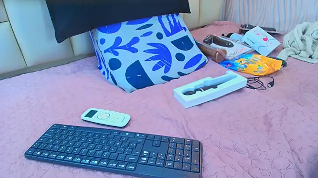 Snapshot of sweet_amye chatting on 10/11/25, 07:15 sweet amye online show from 10/11/25, 07:15