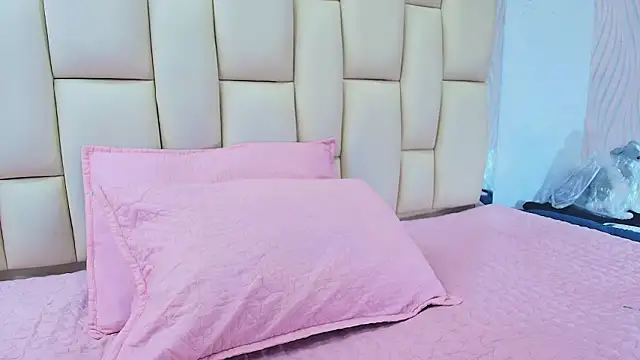 Snapshot of sweet_amye chatting on 02/14/26, 07:47 sweet amye online show from 02/14/26, 07:47