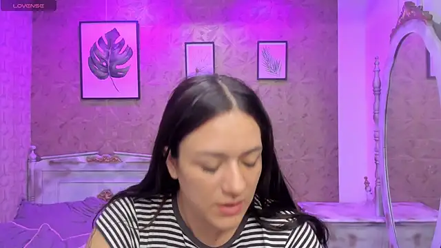 Snapshot of Dali_collin chatting on 06/24/26, 01:43 Dali collin online show from 06/24/26, 01:43