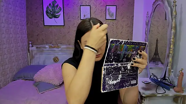 Dali collin online show from 10/09/25, 12:28