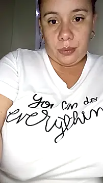 Snapshot of luzdanna chatting on 11/01/25, 10:36 luzdanna online show from 11/01/25, 10:36