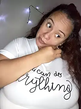 Snapshot of luzdanna chatting on 11/26/25, 10:10 luzdanna online show from 11/26/25, 10:10