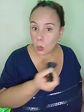 Snapshot of luzdanna chatting on 03/25/26, 04:45 luzdanna online show from 03/25/26, 04:45