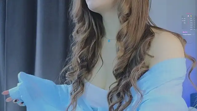 Snapshot of VirginiaHouston chatting on 10/16/25, 06:21 VirginiaHouston online show from 10/16/25, 06:21