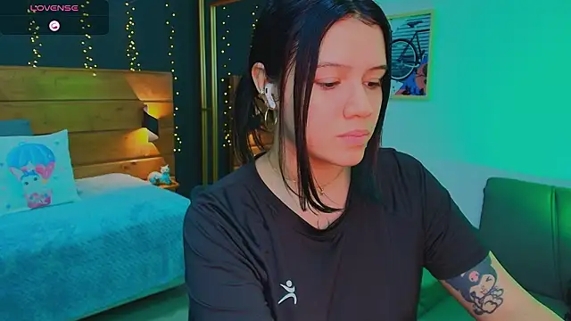 Snapshot of hanna_kimura chatting on 02/12/26, 07:24 hanna kimura online show from 02/12/26, 07:24