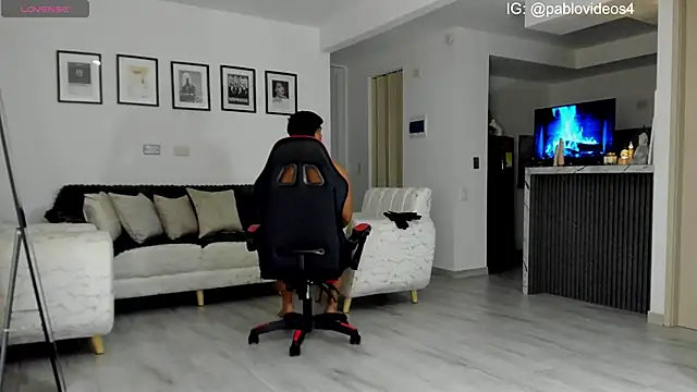 Nicolasmontoya16 online show from 11/18/25, 03:54