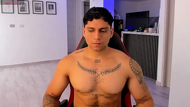 Nicolasmontoya16 online show from 11/05/25, 09:40