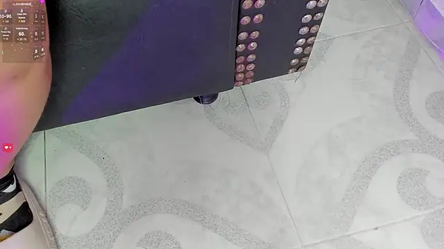 Snapshot of yasmin_rahal chatting on 02/22/26, 01:24 yasmin rahal online show from 02/22/26, 01:24