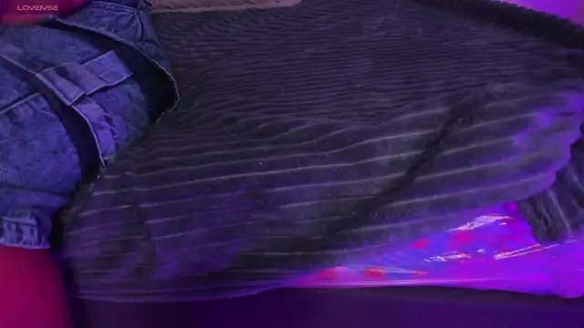 Snapshot of yasmin_rahal chatting on 01/17/26, 07:28 yasmin rahal online show from 01/17/26, 07:28