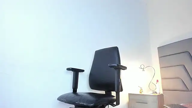 Snapshot of Maia_520 chatting on 01/06/26, 05:50 Maia 520 online show from 01/06/26, 05:50