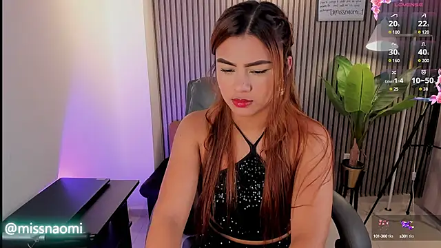 Snapshot of Missnaomi_ chatting on 09/30/25, 01:33 Missnaomi online show from 09/30/25, 01:33