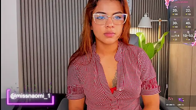 Snapshot of Missnaomi_ chatting on 09/23/25, 01:56 Missnaomi online show from 09/23/25, 01:56