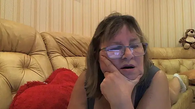 Simply woman online show from 04/08/26, 07:48