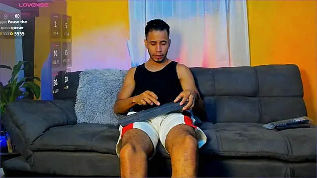 Snapshot of Alex_bigcock11_ chatting on 09/19/25, 11:58 Alex bigcock11  online show from 09/19/25, 11:58