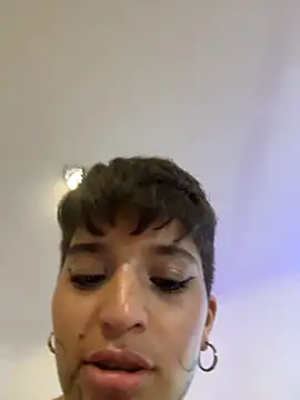 DayanaDG online show from 11/21/25, 11:04