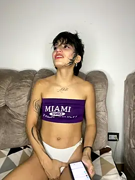 DayanaDG online show from 10/19/25, 11:07